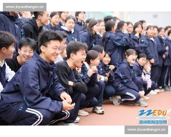 以友谊为纽带在比赛中展现拼搏精神共同创造团结与成长的精彩瞬间